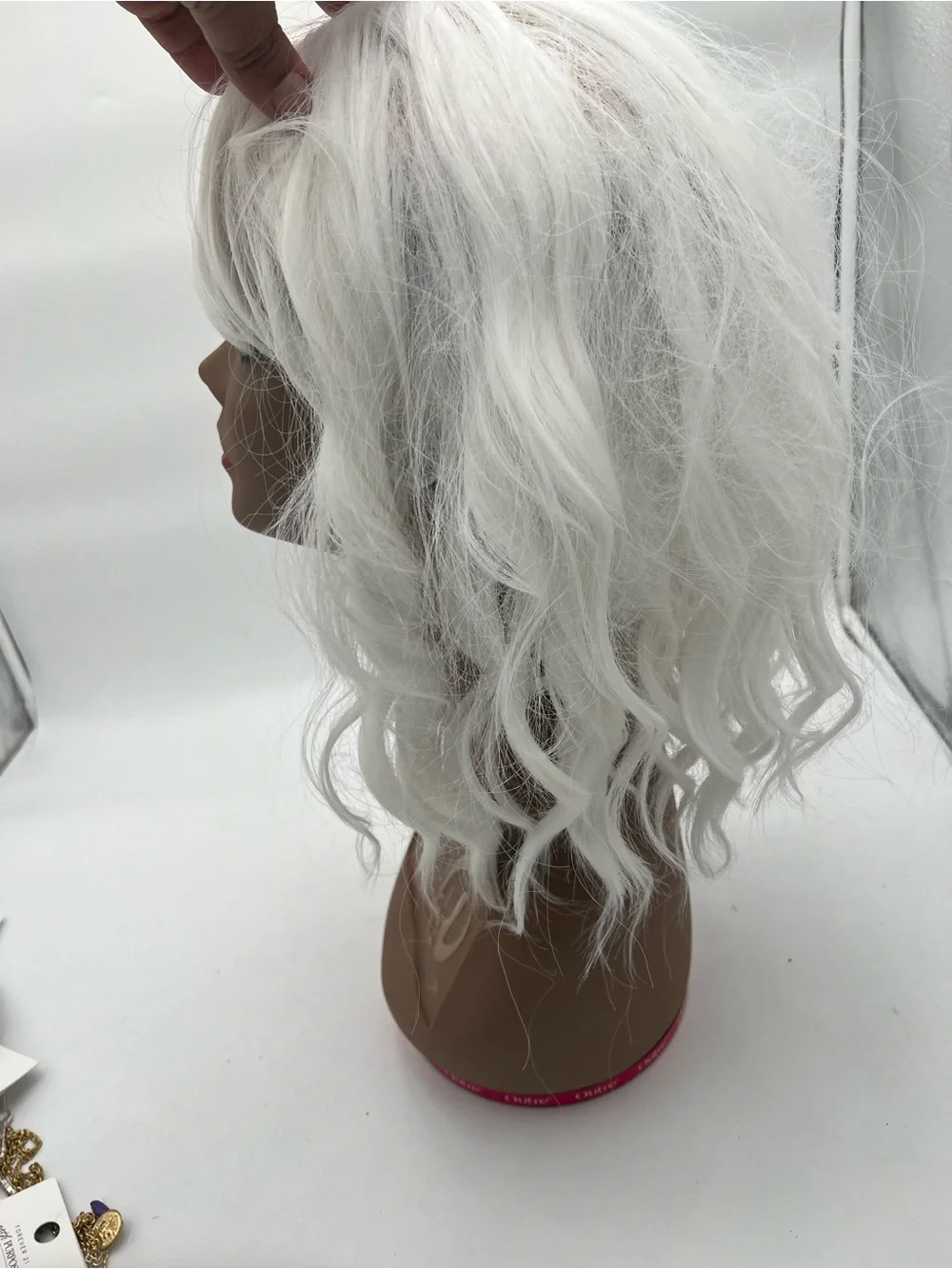 NWOT Women's White Short Wavy Synthetic Wig with Bangs Shoulder Length